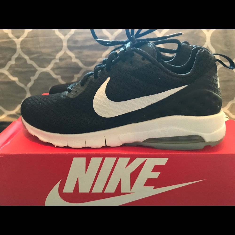 Women’s Nike Air Max Motion